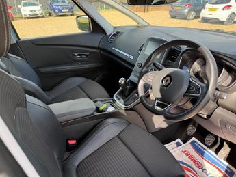 Renault Grand Scenic 1.6 dCi Dynamique Nav MPV 5dr Diesel Manual Euro 6 (s/s) (130 ps