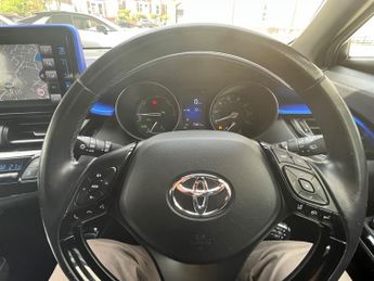 Toyota C-HR DYNAMIC