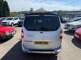 Ford Tourneo Courier ZETEC