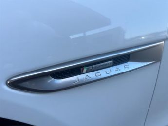Jaguar XE R-SPORT