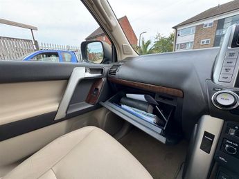 Toyota Land Cruiser LAND CRUISER 3.0L D-4D LC5 AUTO 4WD EURO 5, 7 SEAT, 5 DOOR
