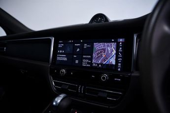 Porsche Macan 2.0T SUV 5dr Petrol PDK 4WD Euro 6 (s/s) (265 ps)