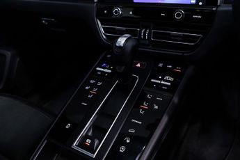 Porsche Macan 2.0T SUV 5dr Petrol PDK 4WD Euro 6 (s/s) (265 ps)