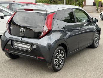 Toyota Aygo 1.0 VVT-i x-clusiv Hatchback 5dr Petrol x-shift Euro 6 (Safety S