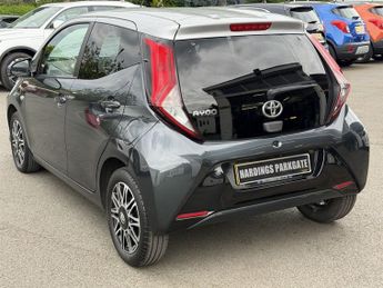 Toyota Aygo 1.0 VVT-i x-clusiv Hatchback 5dr Petrol x-shift Euro 6 (Safety S