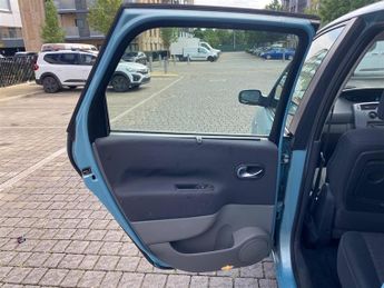 Renault Scenic 1.6 VVT Dynamique 5dr