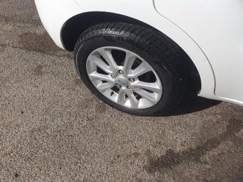 Kia Soul 1.6 CRDi 2 SUV 5dr Diesel Auto Euro 5 (126 bhp)