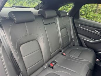 Jaguar F-Pace R-DYNAMIC HSE