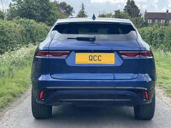 Jaguar F-Pace R-DYNAMIC HSE