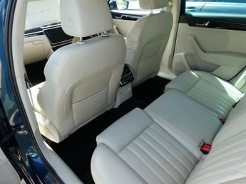Skoda Superb 2.0 TDI Laurin & Klement Estate 5dr Diesel DSG 4WD Euro 6 (s/s) 