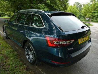 Skoda Superb 2.0 TDI Laurin & Klement Estate 5dr Diesel DSG 4WD Euro 6 (s/s) 