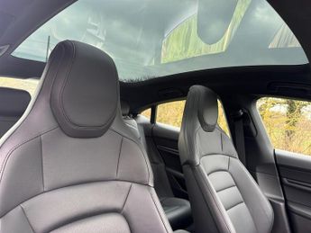 Porsche Taycan PERFORMANCE PLUS 4S 93.4kWh