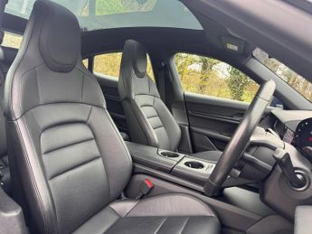 Porsche Taycan PERFORMANCE PLUS 4S 93.4kWh