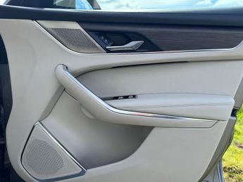 Jaguar F-Pace D200 S