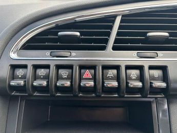 Peugeot 3008 1.6 e-HDi Allure SUV 5dr Diesel EGC Euro 5 (s/s) (115 ps)