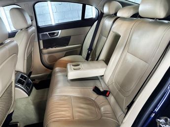 Jaguar XF 2.2d Premium Luxury Auto Euro 5 (s/s) 4dr