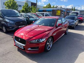 Jaguar XE R-SPORT