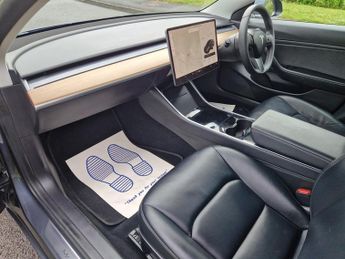 Tesla Model 3 STANDARD RANGE PLUS