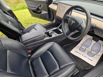 Tesla Model 3 STANDARD RANGE PLUS
