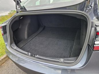 Tesla Model 3 STANDARD RANGE PLUS
