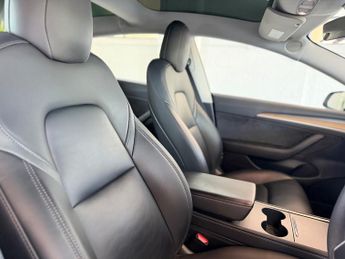 Tesla Model 3 Saloon 4dr Electric Auto RWD (241 bhp)
