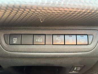 Peugeot 2008 1.6 e-HDi Allure SUV 5dr Diesel EGC Euro 5 (s/s) (92 ps)