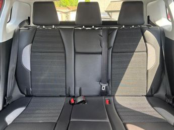 Peugeot 2008 1.6 e-HDi Allure SUV 5dr Diesel EGC Euro 5 (s/s) (92 ps)