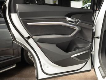 Audi E-Tron QUATTRO BLACK EDITION