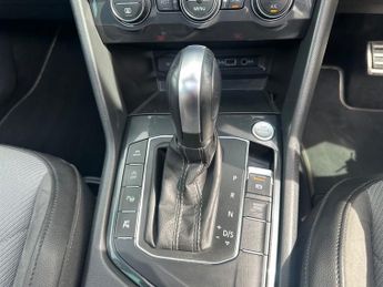 Volkswagen Tiguan R-LINE TECH TDI DSG