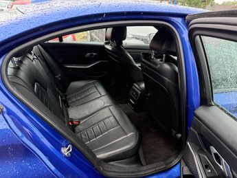 BMW 330e M SPORT