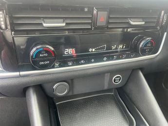 Nissan Qashqai DIG-T N-CONNECTA DCT