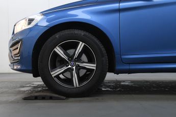 Volvo XC60 2.4 D5 R-Design Nav SUV 5dr Diesel Auto AWD Euro 6 (s/s) (220 ps