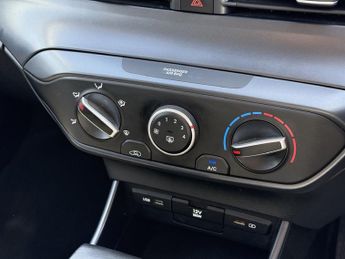 Hyundai i20 1.0 T-GDi MHEV SE Connect Hatchback 5dr Petrol Hybrid DCT Euro 6
