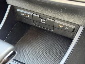 Hyundai i20 1.0 T-GDi MHEV SE Connect Hatchback 5dr Petrol Hybrid DCT Euro 6