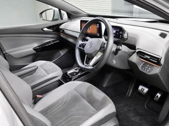 Volkswagen ID.4 Pure 52kWh Life SUV 5dr Electric Auto (148 ps)
