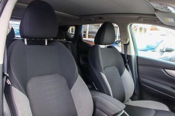 Nissan Qashqai 1.2 DIG-T N-Connecta SUV 5dr Petrol XTRON Euro 6 (s/s) (115 ps)