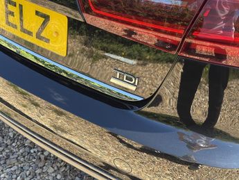 Audi A6 Saloon 2.0 TDI ultra S line Saloon 4dr Diesel S Tronic Euro 6 (s/s) (19