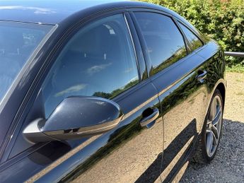 Audi A6 Saloon 2.0 TDI ultra Black Edition Saloon 4dr Diesel S Tronic Euro 6 (s