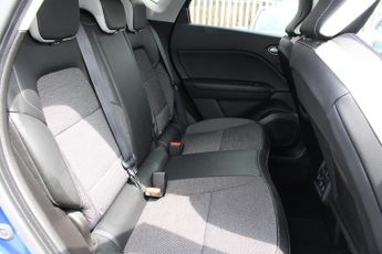 Renault Captur 1.5 Blue dCi S Edition SUV 5dr Diesel EDC Euro 6 (s/s) (115 ps)