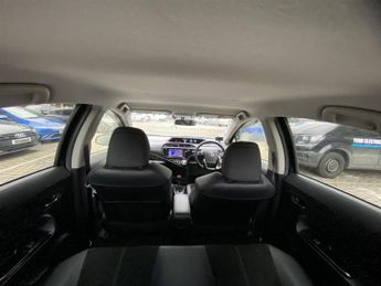 Toyota Aqua YARIS HYBRID GS Edition 1.5L AUTO CRUISE