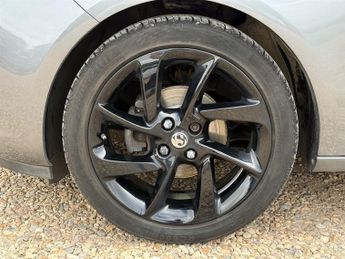 Vauxhall Adam 1.2i Griffin Hatchback 3dr Petrol Manual Euro 6 (70 ps)