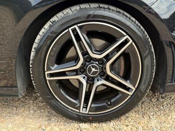 Mercedes A180 1.3 AMG Line Edition (Executive) Hatchback 5dr Petrol 7G-DCT Eur