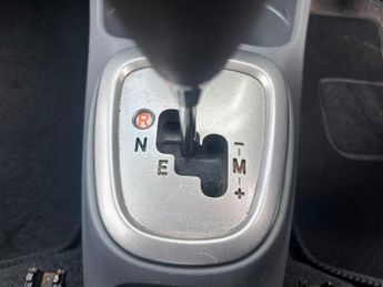 Peugeot 107 1.0 12V Urban Hatchback 3dr Petrol 2 Tronic Euro 5 (68 ps)