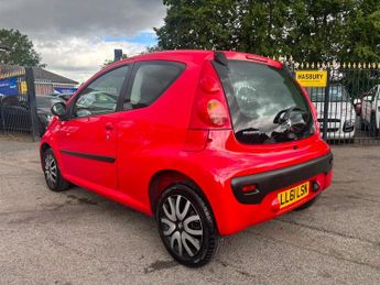 Peugeot 107 1.0 12V Urban Hatchback 3dr Petrol 2 Tronic Euro 5 (68 ps)