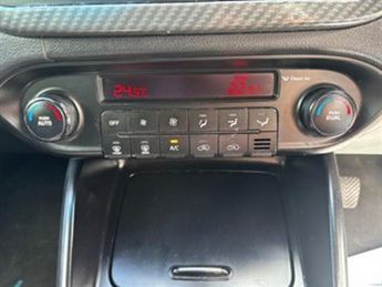 Kia Carens 1.7 CRDi 3 MPV 5dr Diesel Manual Euro 6 (s/s) (139 bhp)