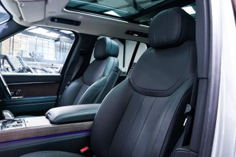 Land Rover Range Rover 3.0 P440e 38.2kWh SE SUV 5dr Petrol Plug-in Hybrid Auto 4WD Euro
