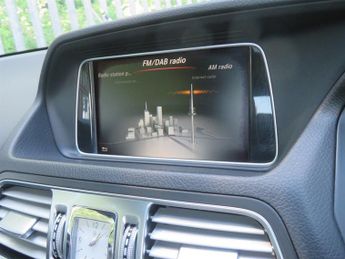 Mercedes E220 BLUETEC AMG LINE AUTOMATIC