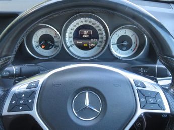 Mercedes E220 BLUETEC AMG LINE AUTOMATIC