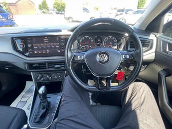 Volkswagen Polo SE TSI DSG