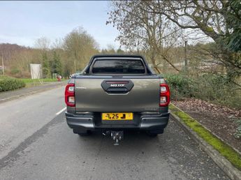 Toyota Hilux INVINCIBLE X 4WD AUTO 1 OWNER
